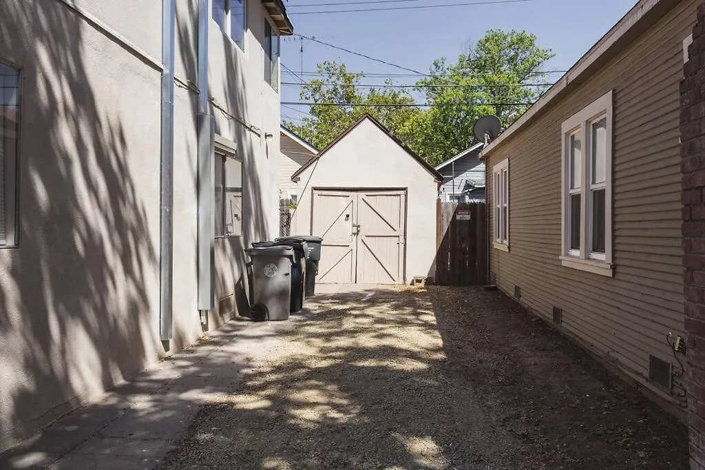 Rustic Sacramento Midtown Apartment 0*,