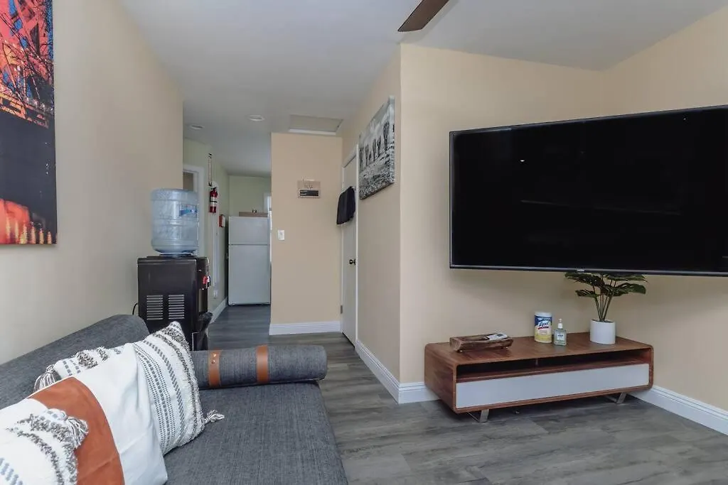 Rustic Sacramento Midtown Apartment 0*,